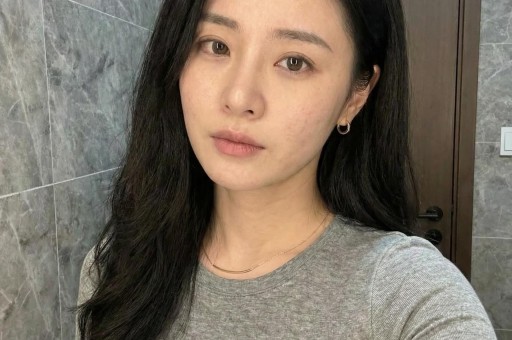揭秘董宇辉“法不责辉”:假洋牌背后的真相与启示 揭秘董宇辉“法不责辉”:假洋牌背后的真相与启示